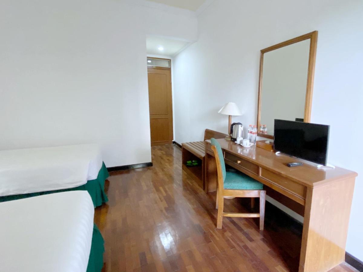 Grand Whiz Hotel ブロモ山 エクステリア 写真