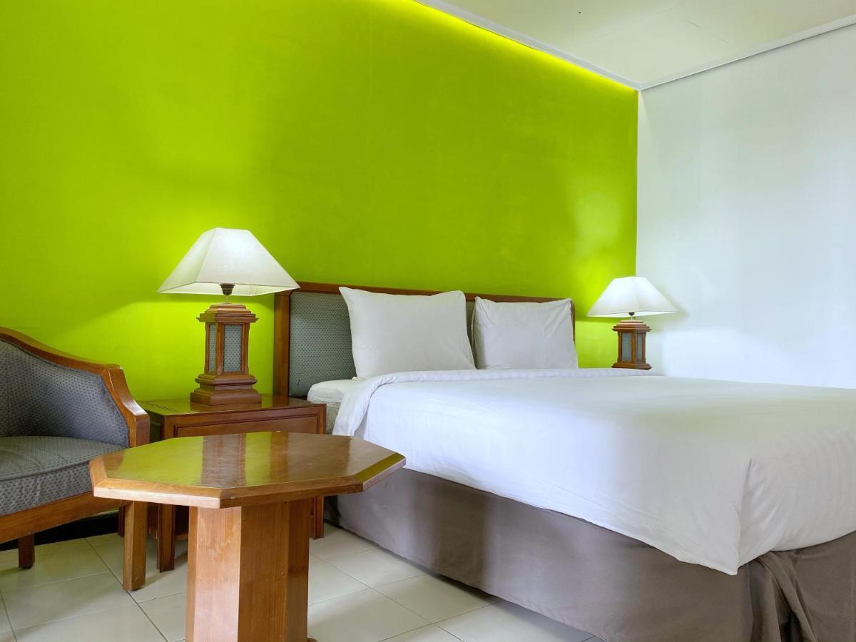 Grand Whiz Hotel ブロモ山 エクステリア 写真