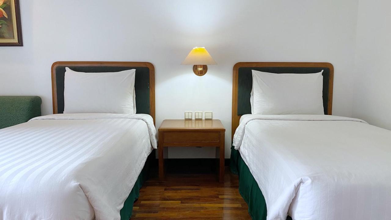 Grand Whiz Hotel ブロモ山 エクステリア 写真