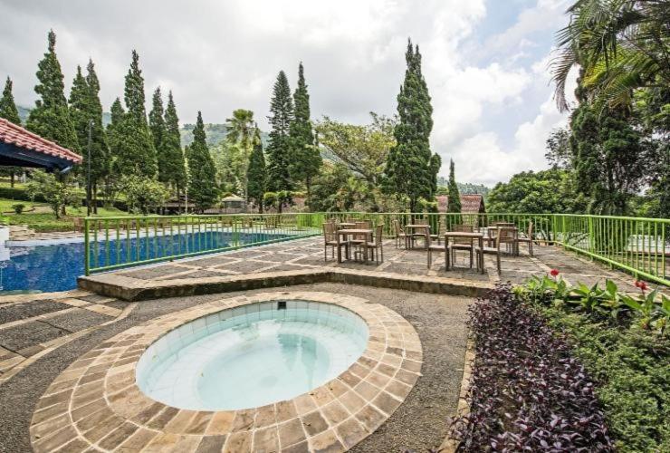 Grand Whiz Hotel ブロモ山 エクステリア 写真