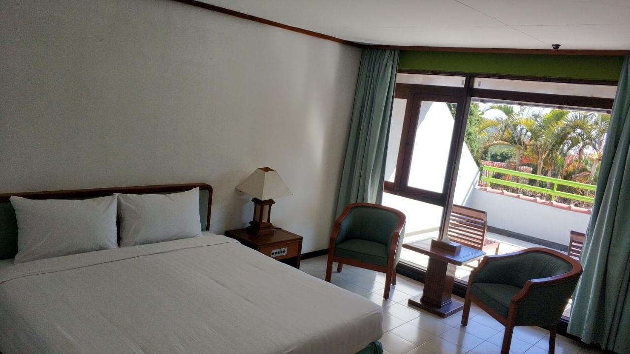 Grand Whiz Hotel ブロモ山 エクステリア 写真